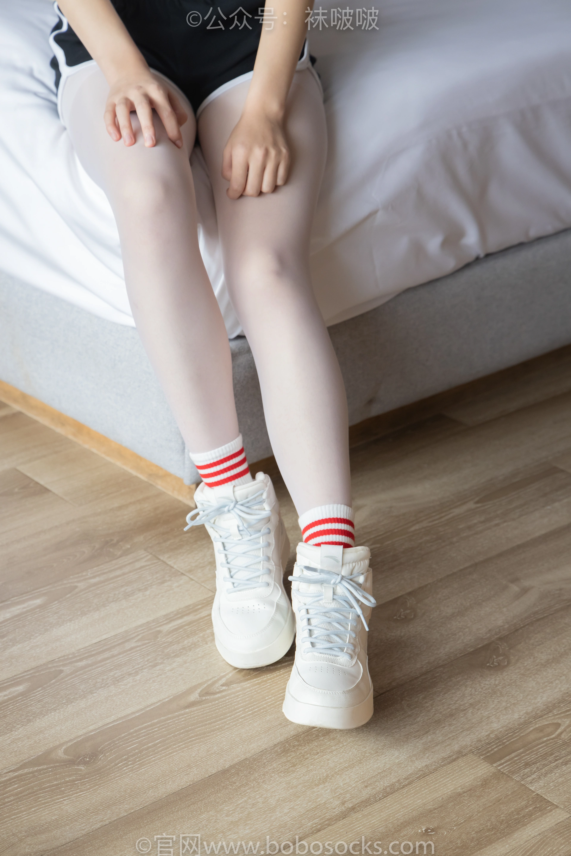 [BoBoSocks袜啵啵] 积分限定作品 NO.004 熊熊-板鞋、白棉袜、白丝（花絮版） 3